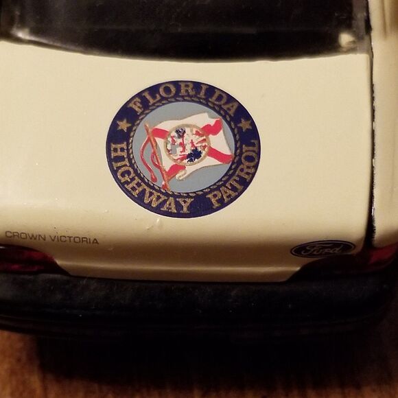 Florida Highway Patrol Road Champs die cast police car 1:43 scale - Picture 9 of 10